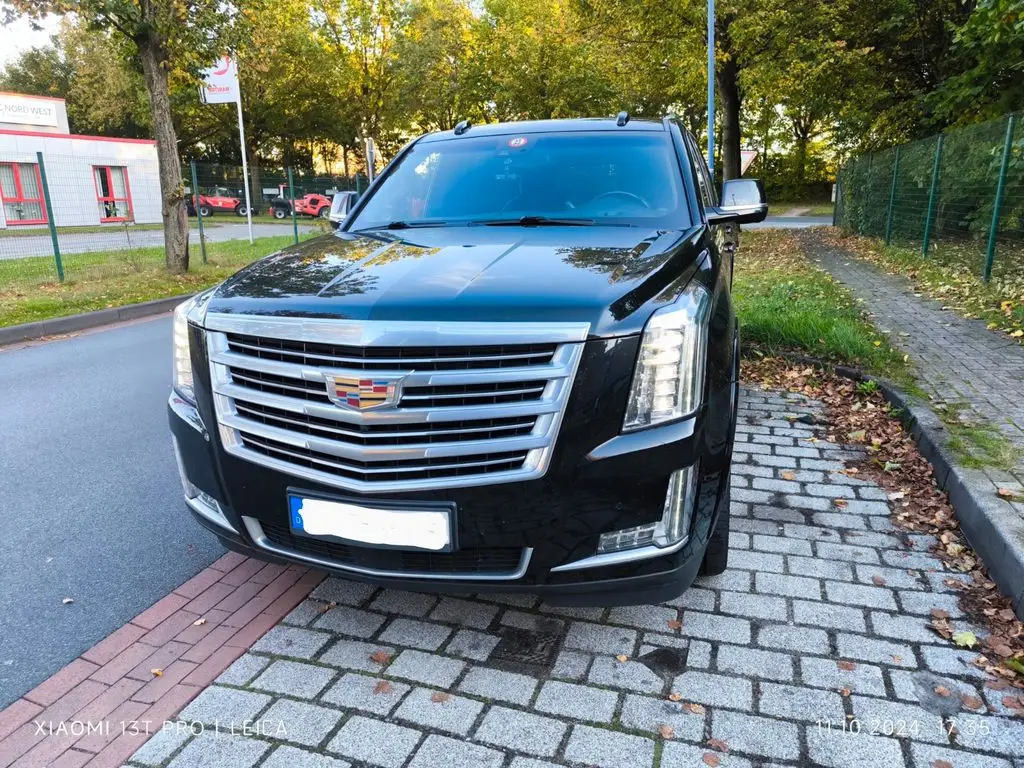 Photo 1 : Cadillac Escalade 2018 Petrol