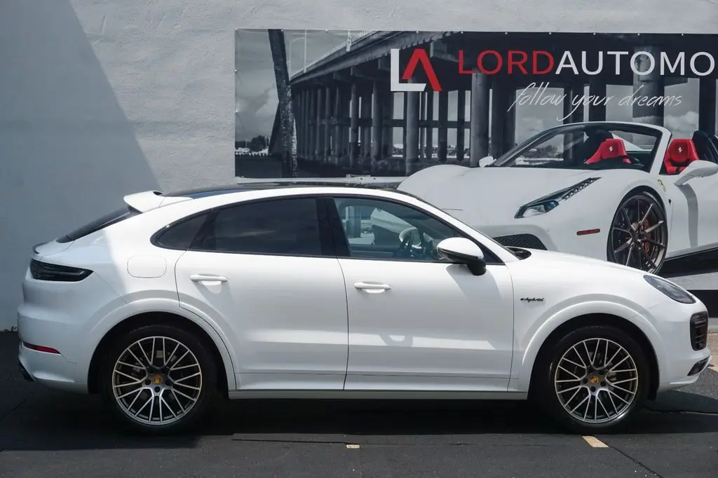 Photo 1 : Porsche Cayenne 2023 Hybrid