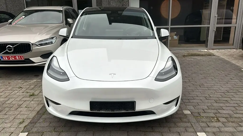 Photo 1 : Tesla Model Y 2023 Non renseigné