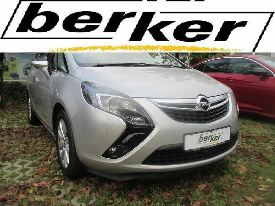 Photo 1 : Opel Zafira 2015 Petrol