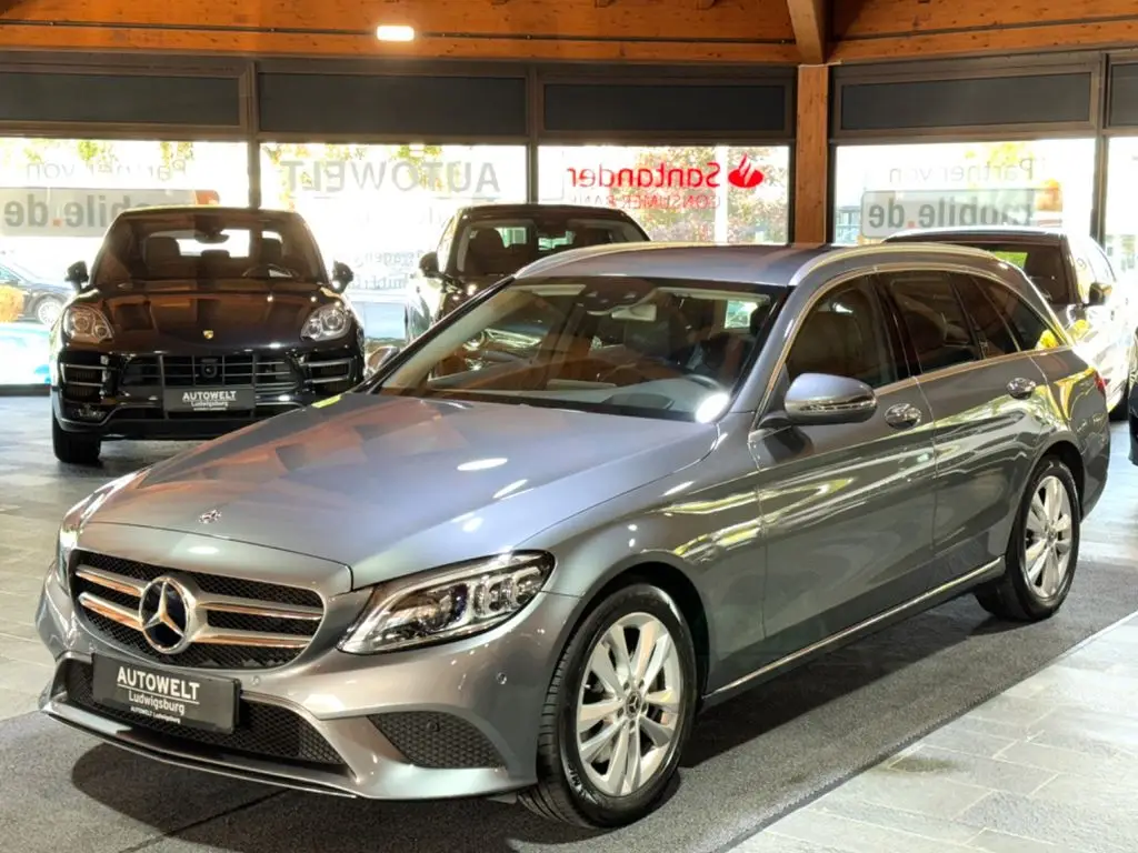 Photo 1 : Mercedes-benz Classe C 2018 Petrol