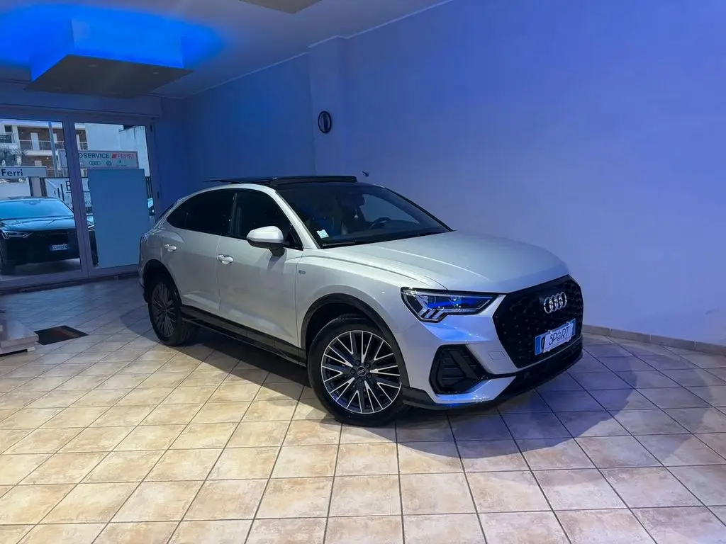 Photo 1 : Audi Q3 2021 Diesel