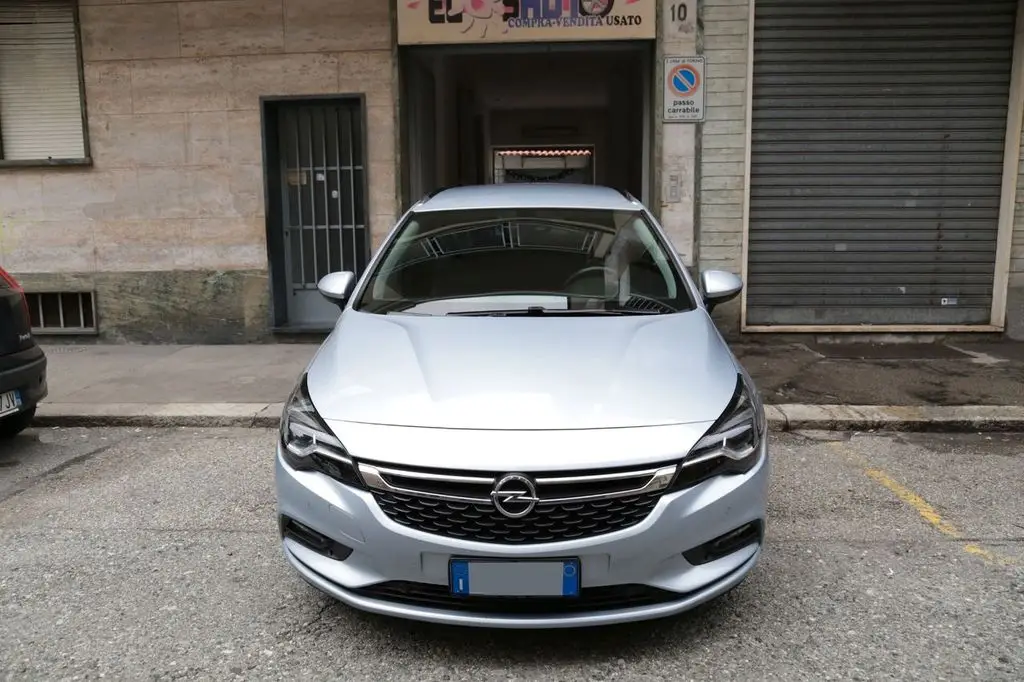 Photo 1 : Opel Astra 2016 Diesel