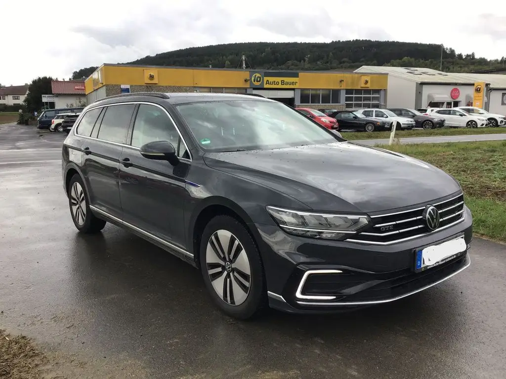 Photo 1 : Volkswagen Passat 2020 Hybrid