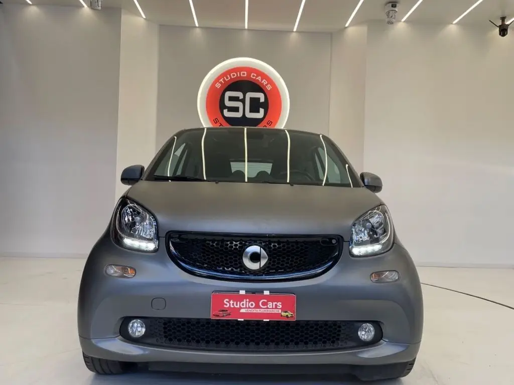 Photo 1 : Smart Fortwo 2017 Petrol