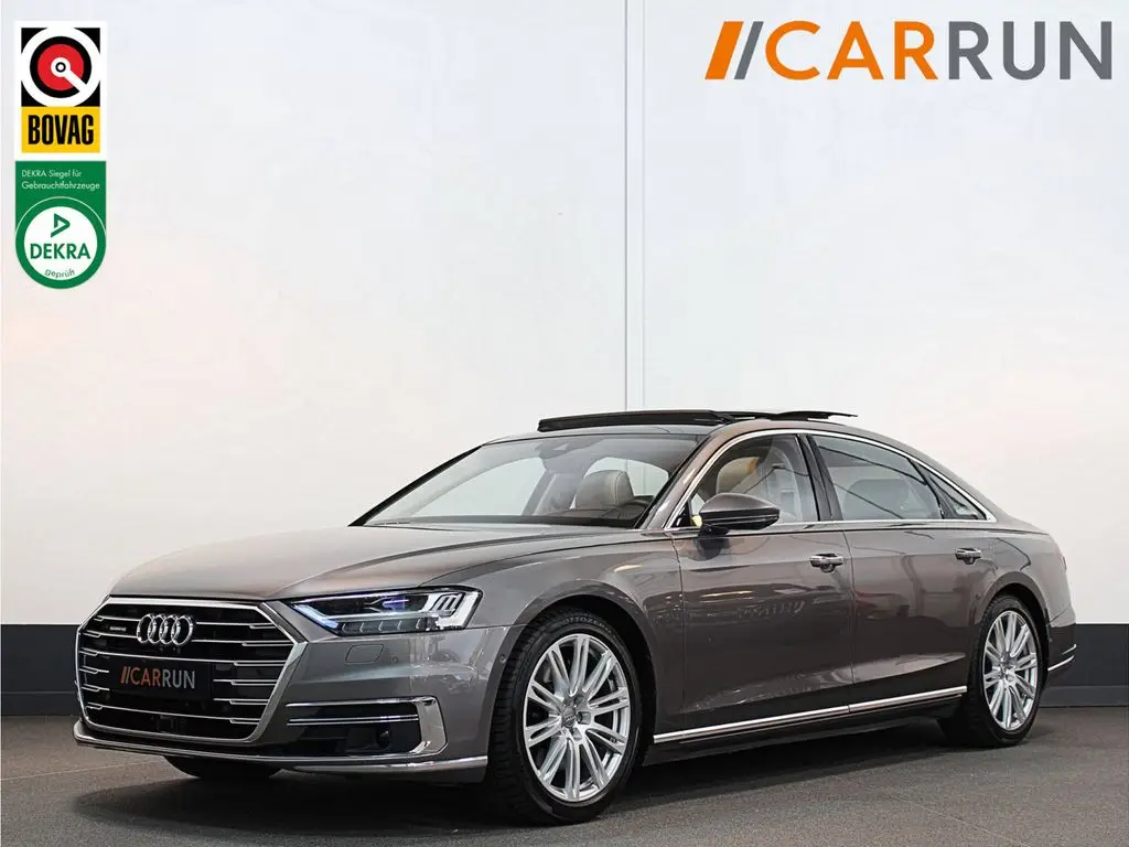 Photo 1 : Audi A8 2018 Essence