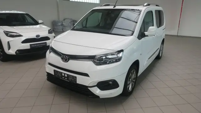 Photo 1 : Toyota Proace 2020 Petrol