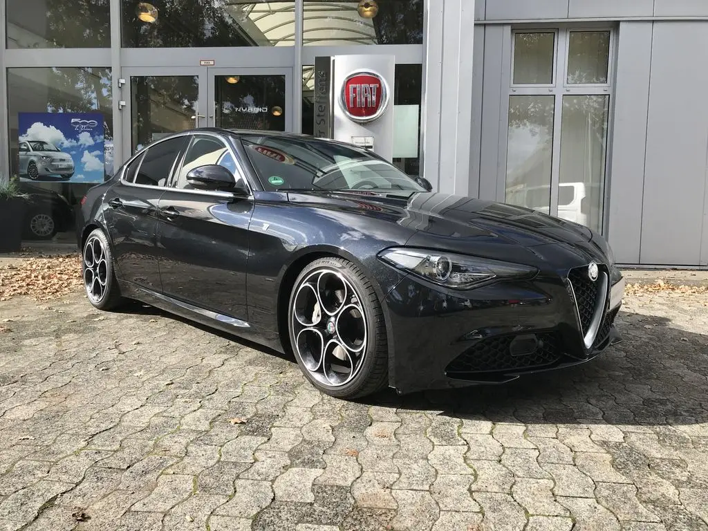 Photo 1 : Alfa Romeo Giulia 2022 Petrol