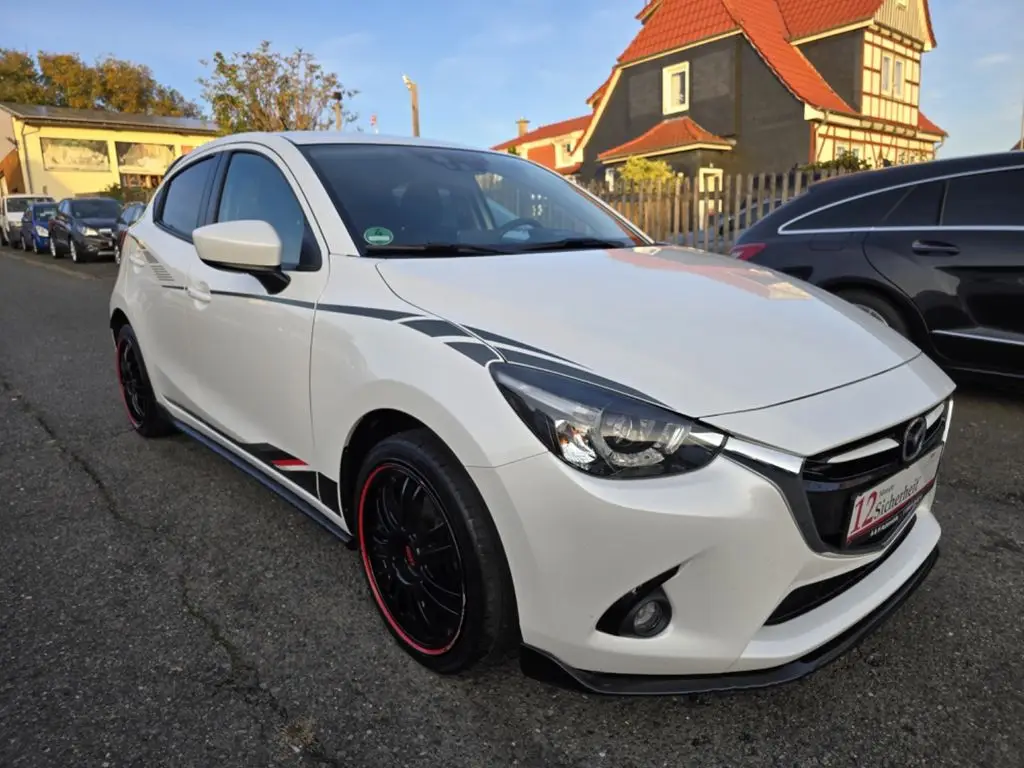 Photo 1 : Mazda 2 2015 Diesel