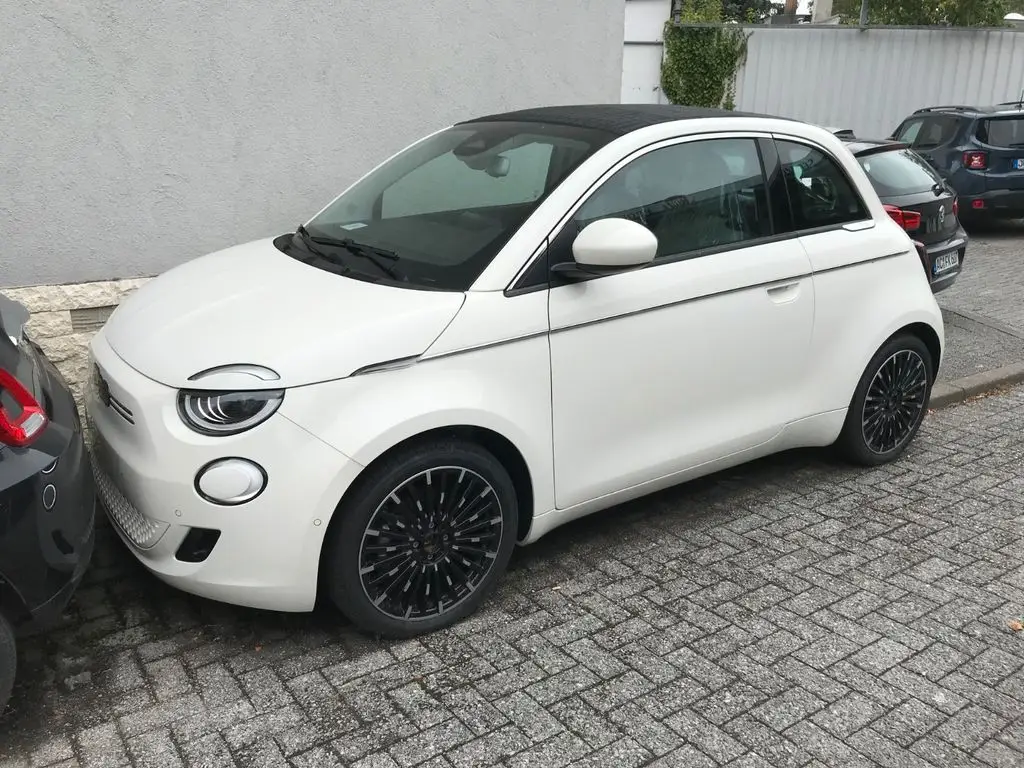 Photo 1 : Fiat 500c 2023 Non renseigné