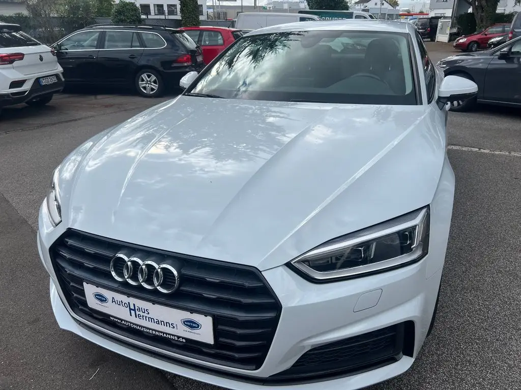 Photo 1 : Audi A5 2017 Petrol