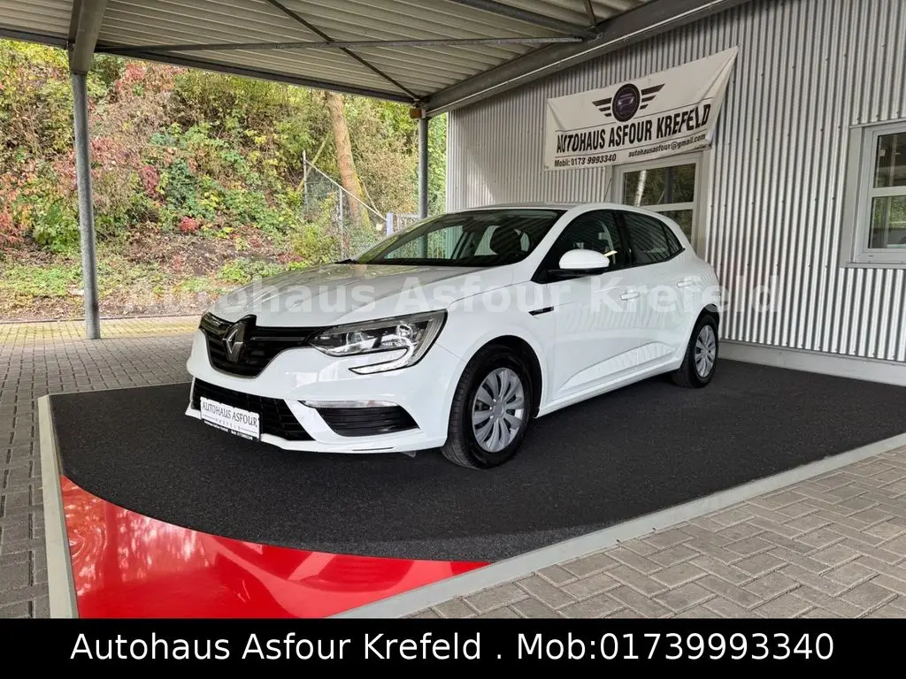 Photo 1 : Renault Megane 2016 Petrol