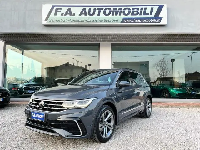 Photo 1 : Volkswagen Tiguan 2022 Essence