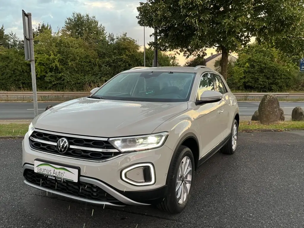 Photo 1 : Volkswagen T-roc 2024 Essence