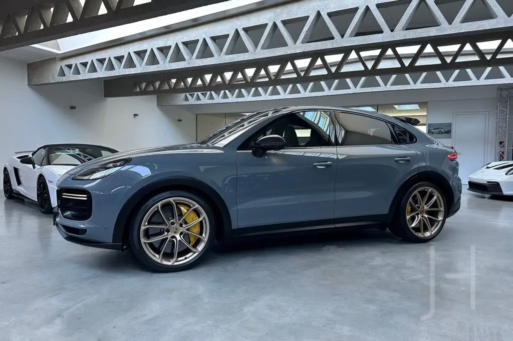 Photo 1 : Porsche Cayenne 2022 Essence