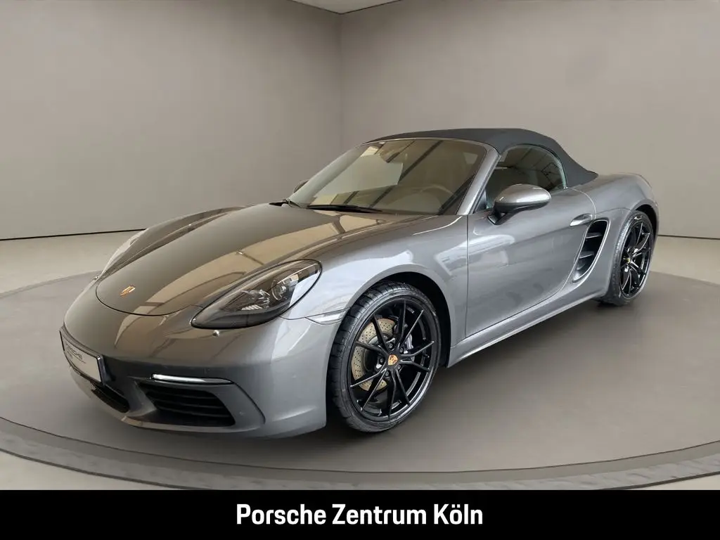 Photo 1 : Porsche Boxster 2021 Essence