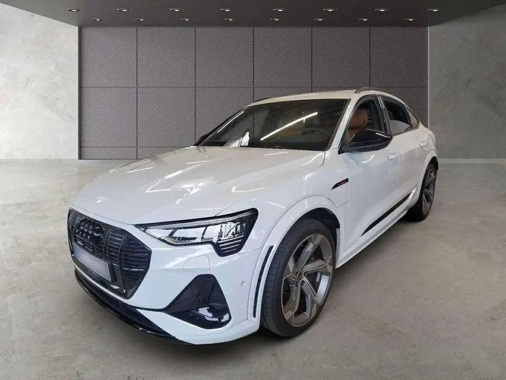 Photo 1 : Audi E-tron 2022 Non renseigné