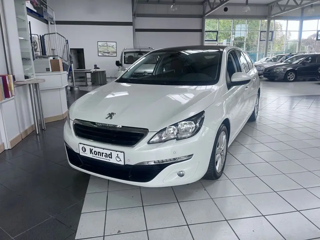 Photo 1 : Peugeot 308 2015 Petrol