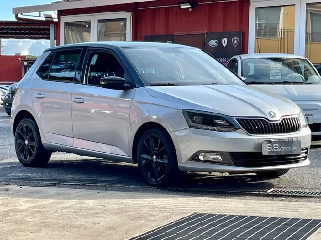 Photo 1 : Skoda Fabia 2017 Diesel