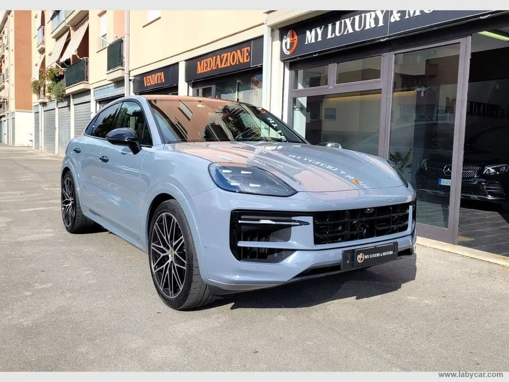 Photo 1 : Porsche Cayenne 2023 Essence