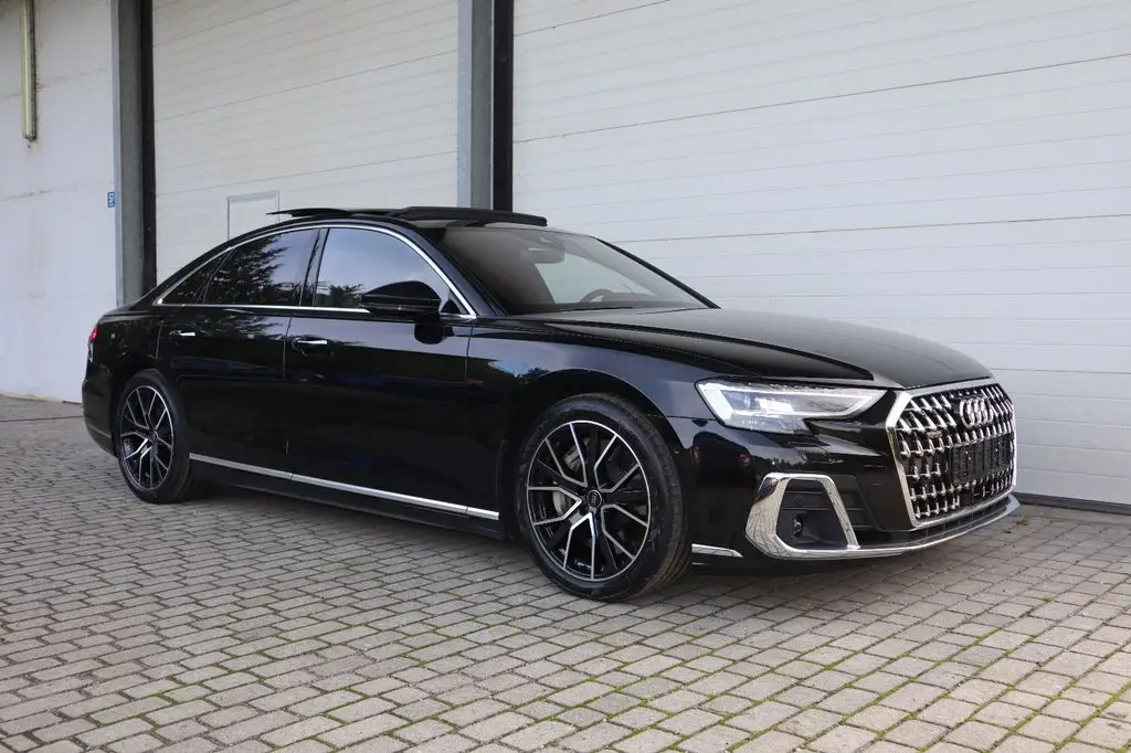 Photo 1 : Audi A8 2023 Hybride