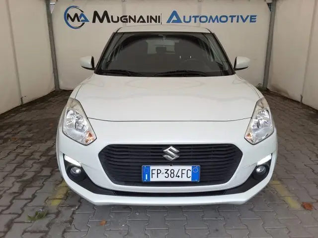 Photo 1 : Suzuki Swift 2018 Petrol