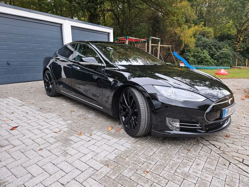 Photo 1 : Tesla Model S 2015 Non renseigné