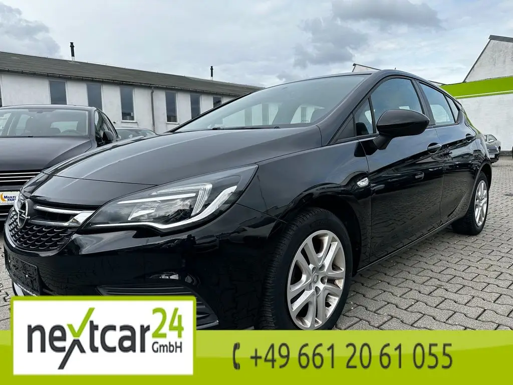 Photo 1 : Opel Astra 2018 Petrol