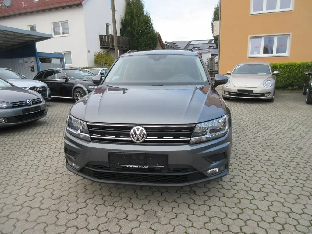 Photo 1 : Volkswagen Tiguan 2018 Essence