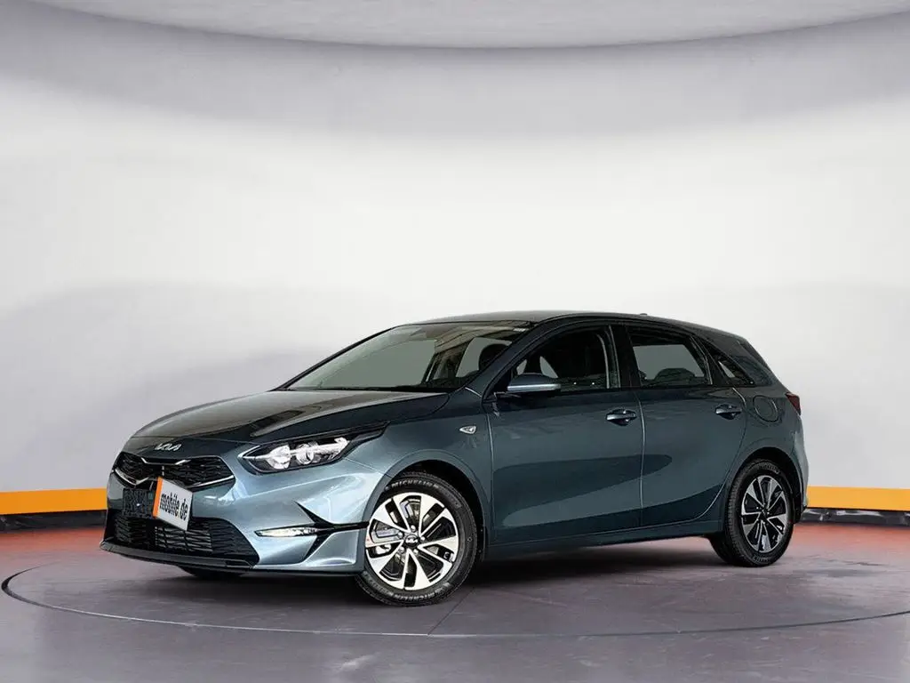 Photo 1 : Kia Ceed 2024 Petrol