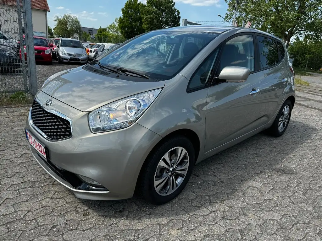 Photo 1 : Kia Venga 2016 Petrol