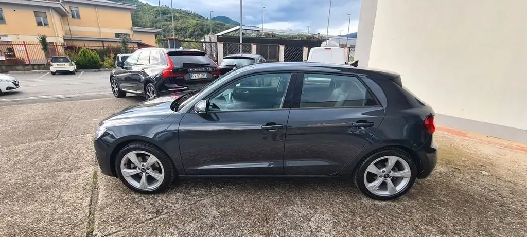 Photo 1 : Audi A1 2020 Essence