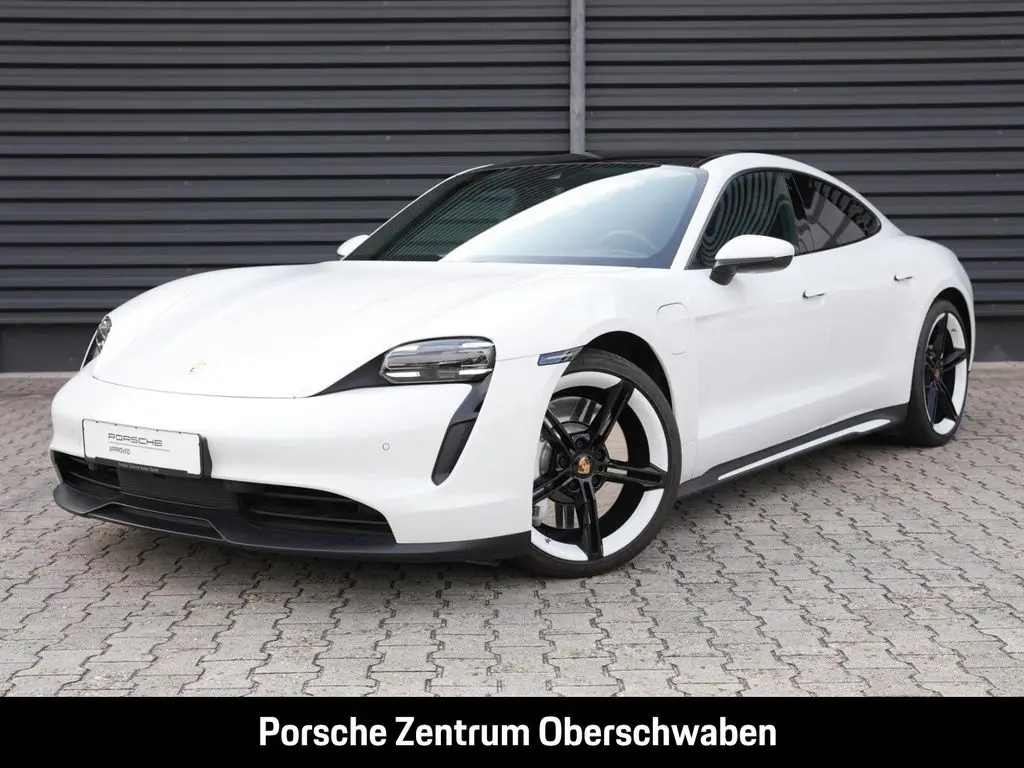 Photo 1 : Porsche Taycan 2022 Not specified