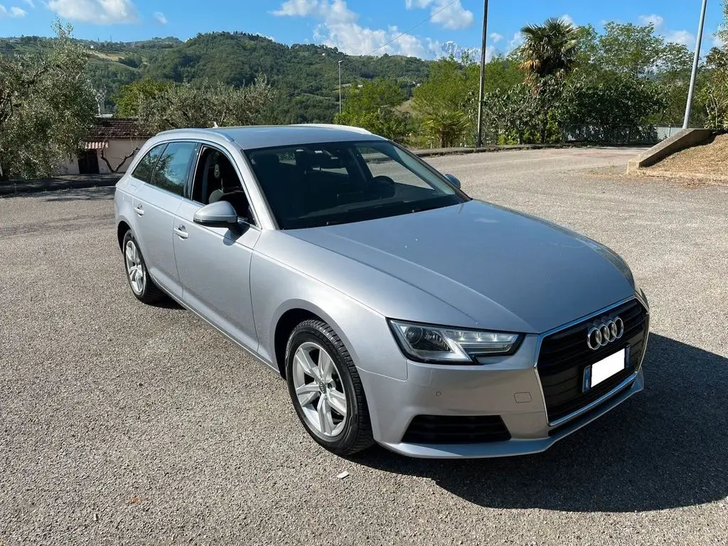 Photo 1 : Audi A4 2018 Diesel