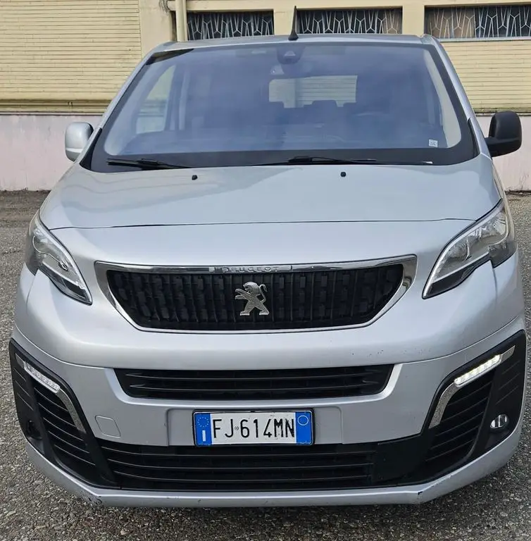 Photo 1 : Peugeot Traveller 2017 Diesel