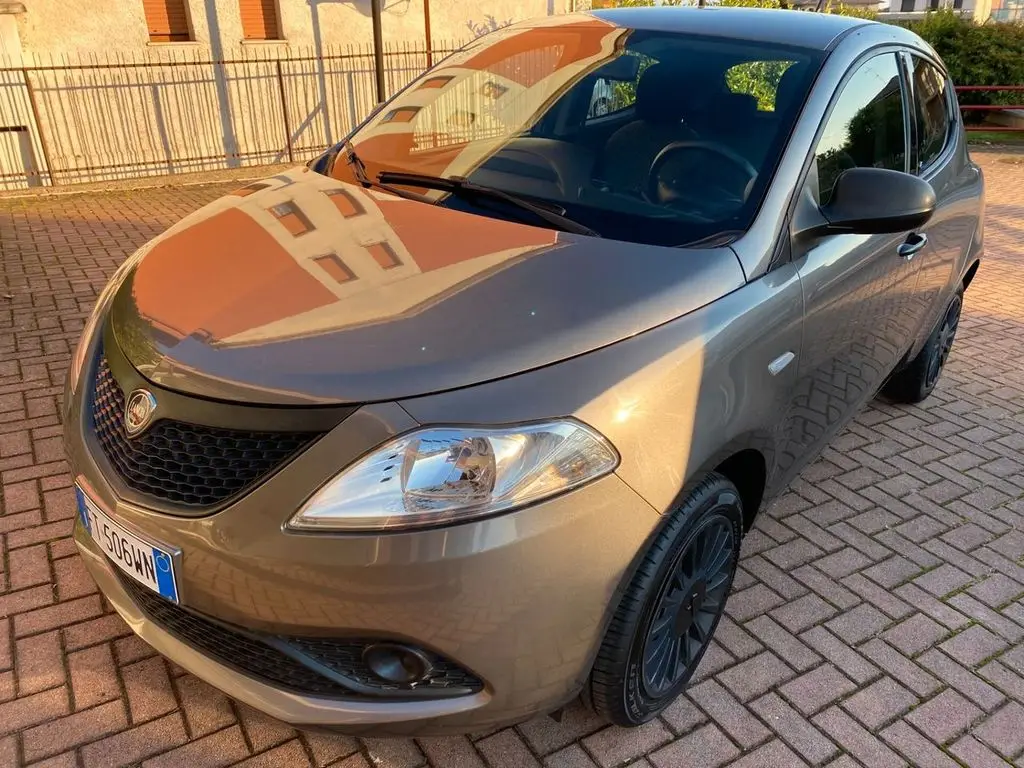 Photo 1 : Lancia Ypsilon 2019 GPL