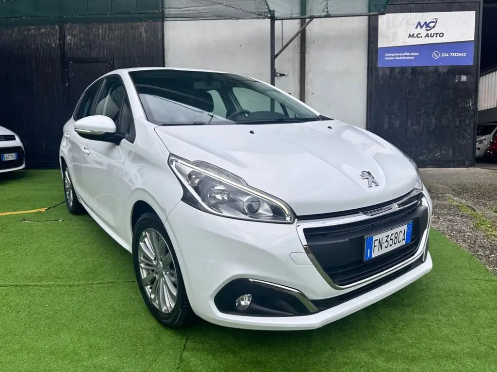 Photo 1 : Peugeot 208 2018 Essence