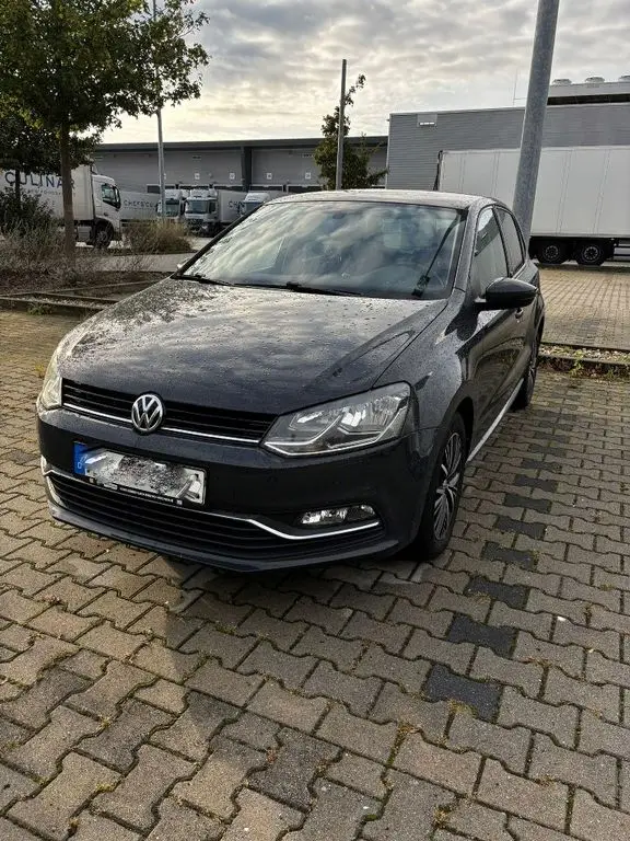 Photo 1 : Volkswagen Polo 2017 Petrol