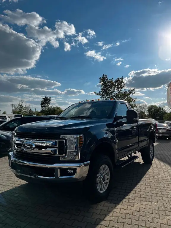 Photo 1 : Ford F350 2019 Petrol