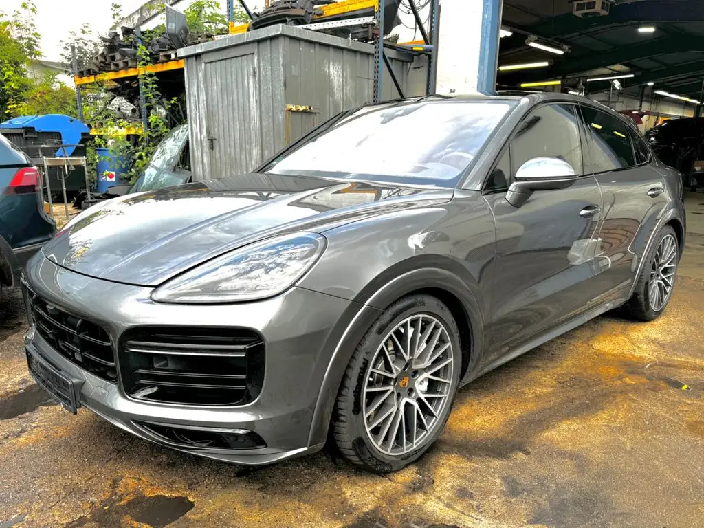 Photo 1 : Porsche Cayenne 2019 Essence