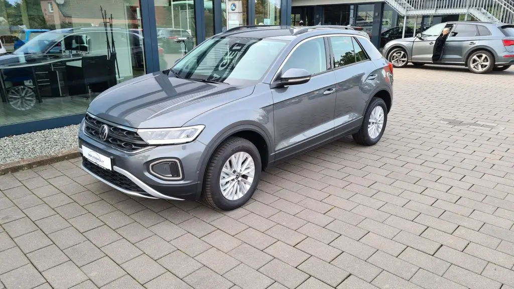 Photo 1 : Volkswagen T-roc 2024 Essence