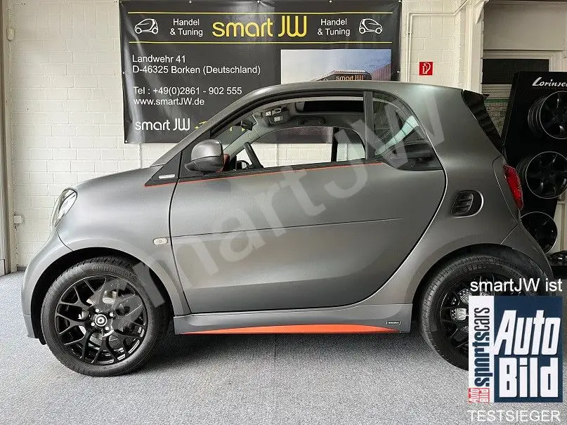 Photo 1 : Smart Fortwo 2017 Petrol