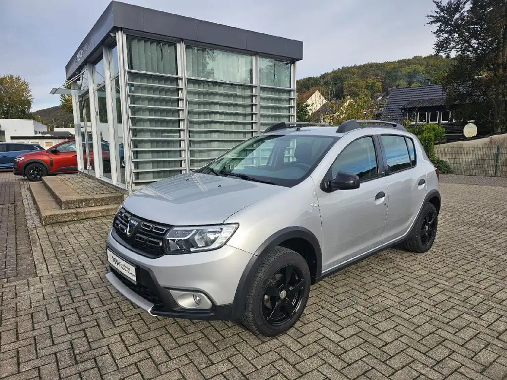 Photo 1 : Dacia Sandero 2018 Petrol