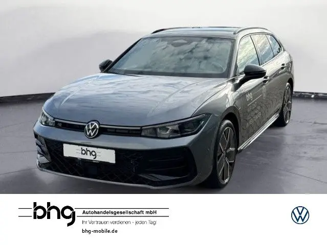 Photo 1 : Volkswagen Passat 2024 Hybride