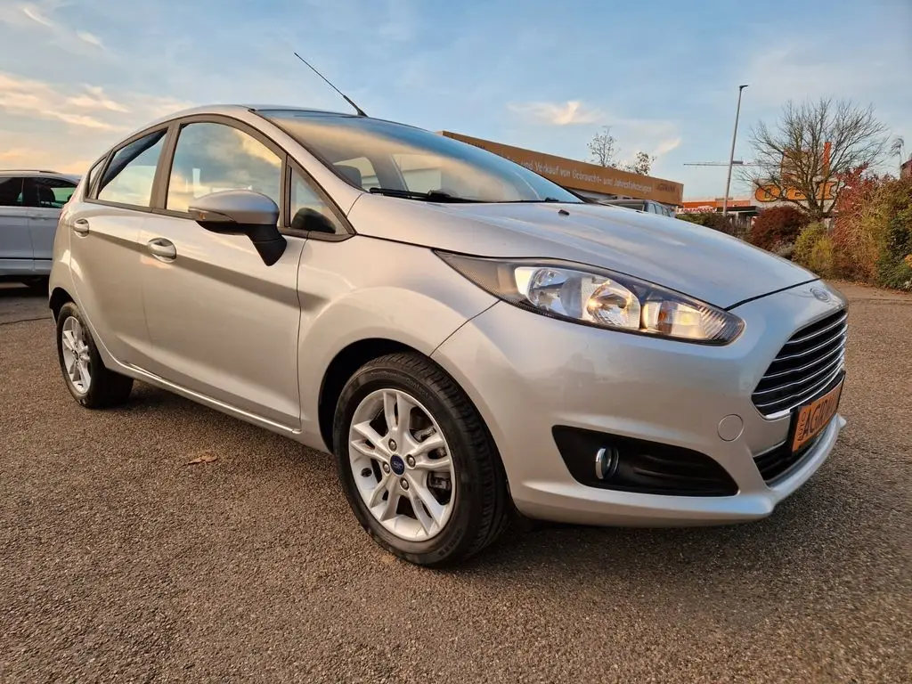 Photo 1 : Ford Fiesta 2015 Essence