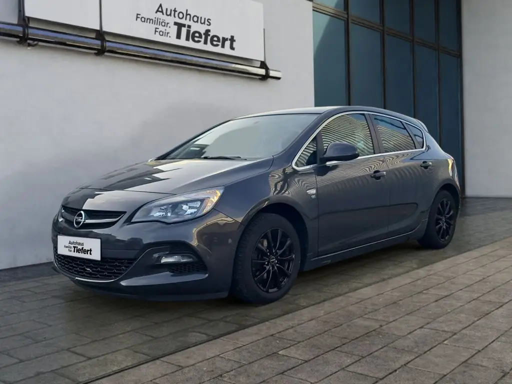 Photo 1 : Opel Astra 2015 Petrol