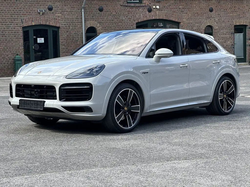 Photo 1 : Porsche Cayenne 2022 Hybrid