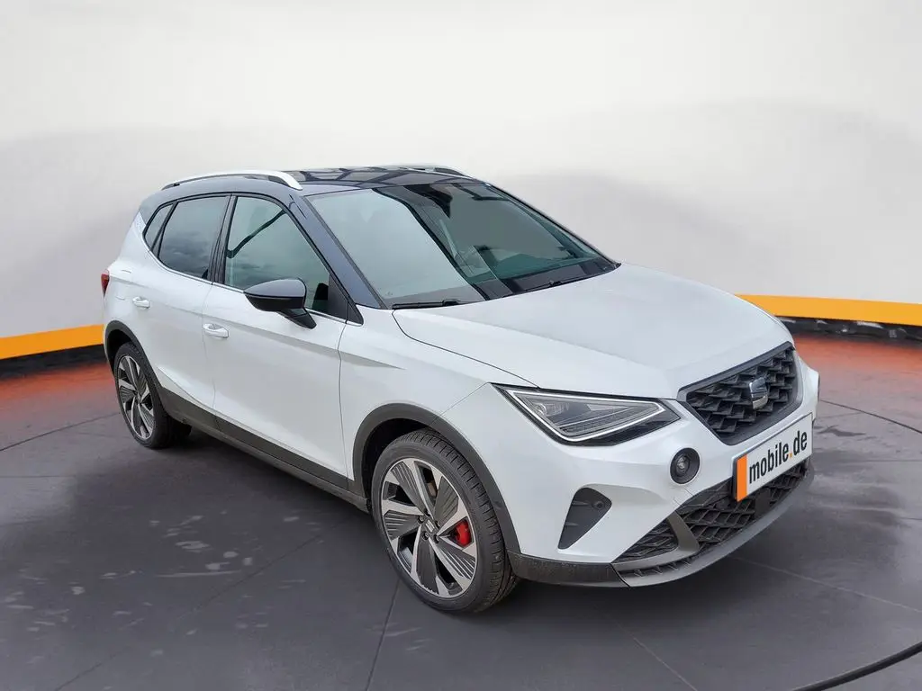 Photo 1 : Seat Arona 2024 Petrol