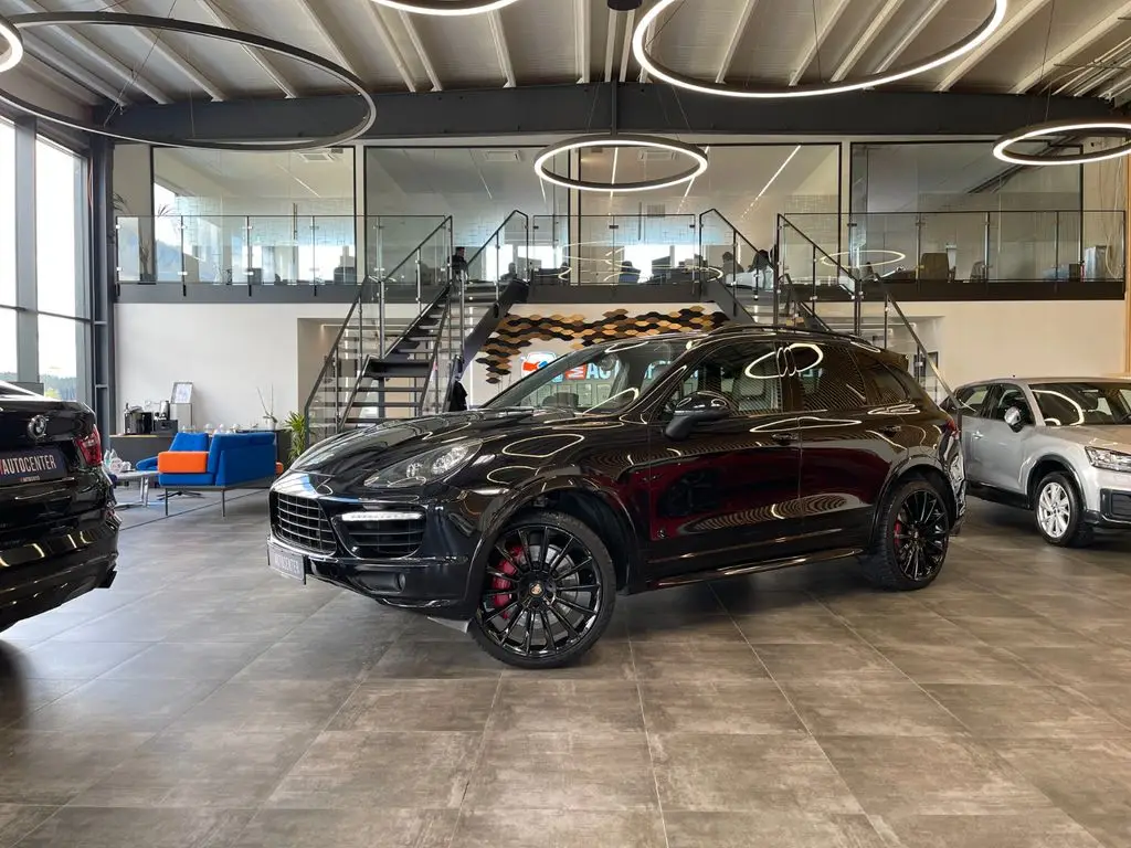 Photo 1 : Porsche Cayenne 2015 Essence