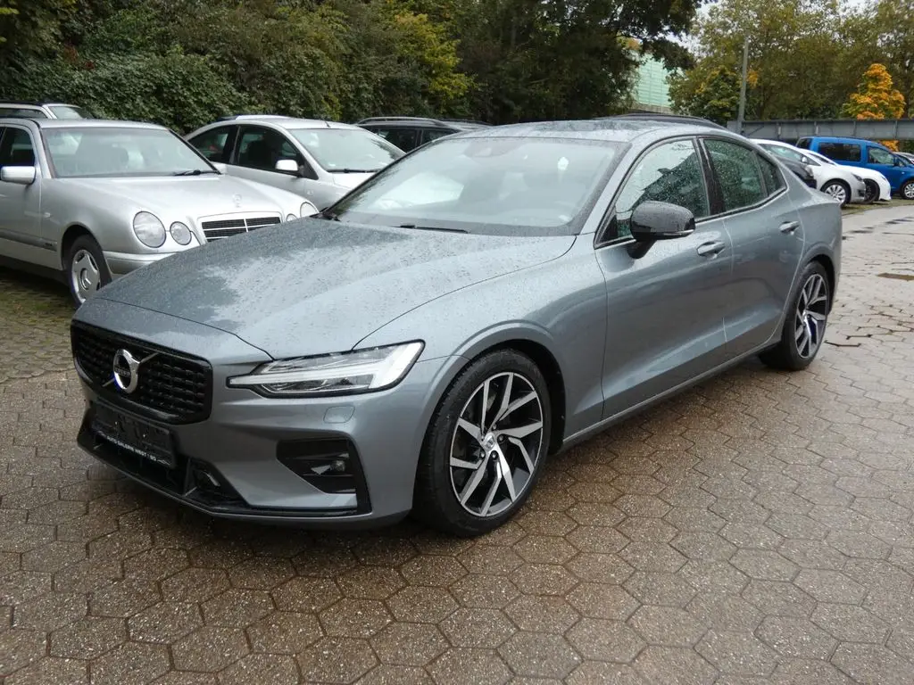 Photo 1 : Volvo S60 2019 Essence